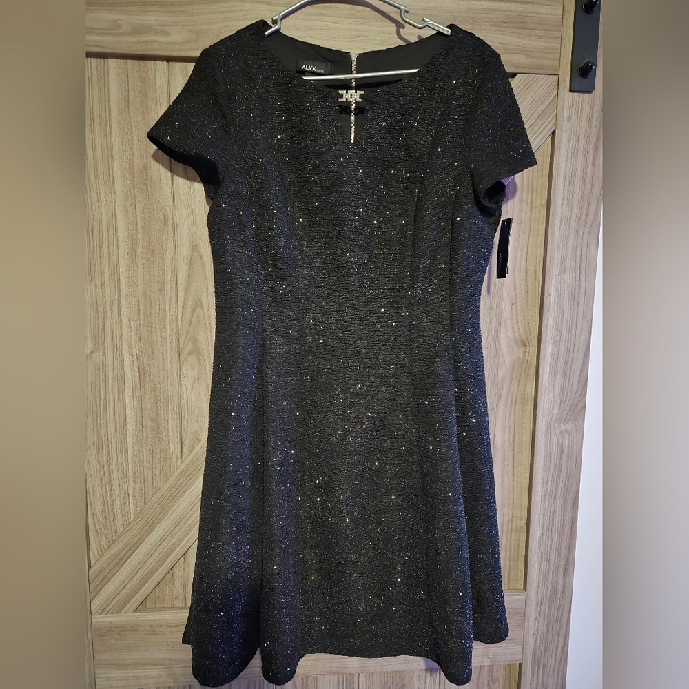 ✨ Alyx Black Metallic Fit & Flare Dress (Size 14) ✨